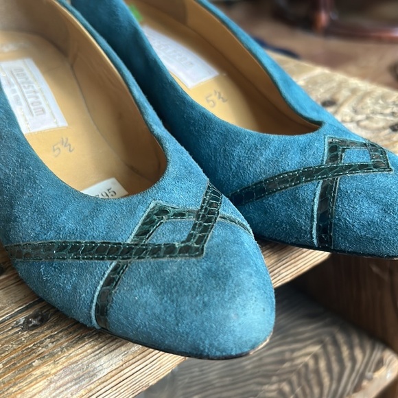 Vintage Nordstrom Made in Italy Blue Suede Pumps with Geometric Design Women 5.5 - Picture 5 of 10